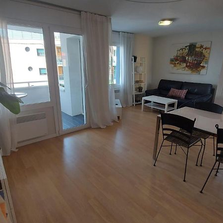 1ª Linea Reformado Y Frente Al Puerto Deportivo Firmamos Contrato Si El Cliente Lo Solicita Aunque Es Necesario Hacer La Reserva Para Poder Comunicarse Hospitalet De L'Infant Exterior foto